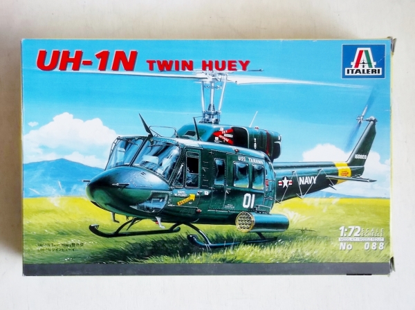 Italeri 1/72 UH-1N Twin Huey